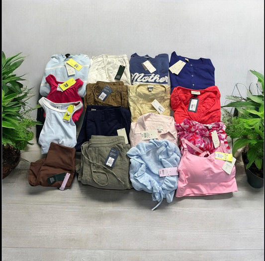 200pc NWT & NWOT Woman Clothes